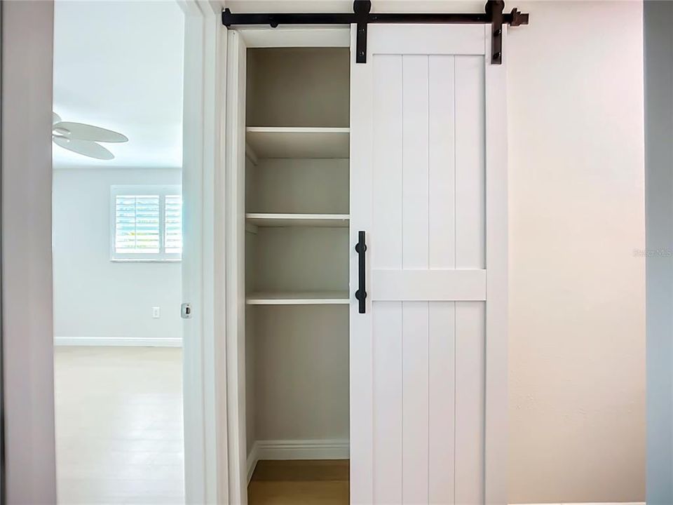 待售: $1,250,000 (2 贝兹, 1 浴室, 1196 平方英尺)