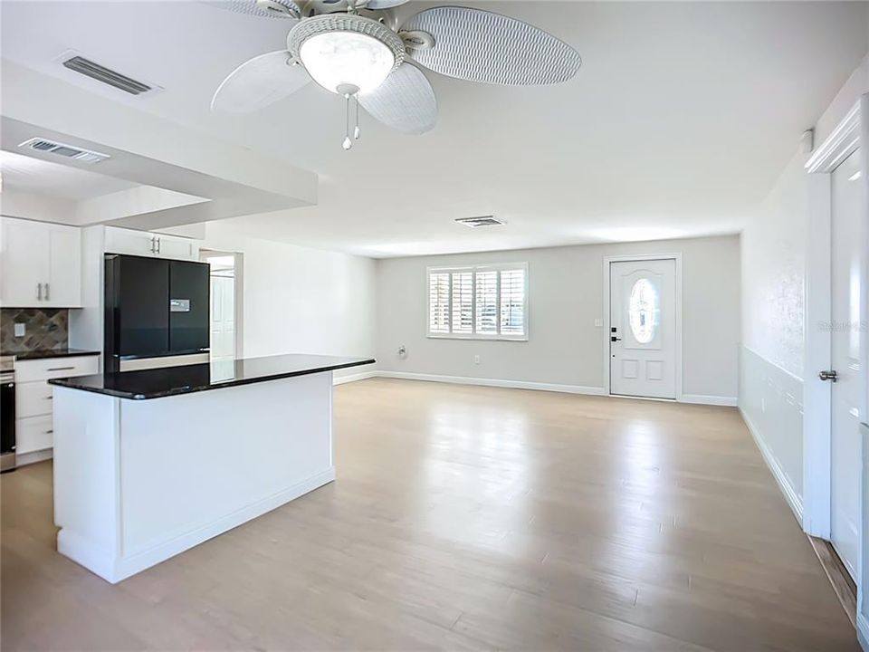 待售: $1,250,000 (2 贝兹, 1 浴室, 1196 平方英尺)