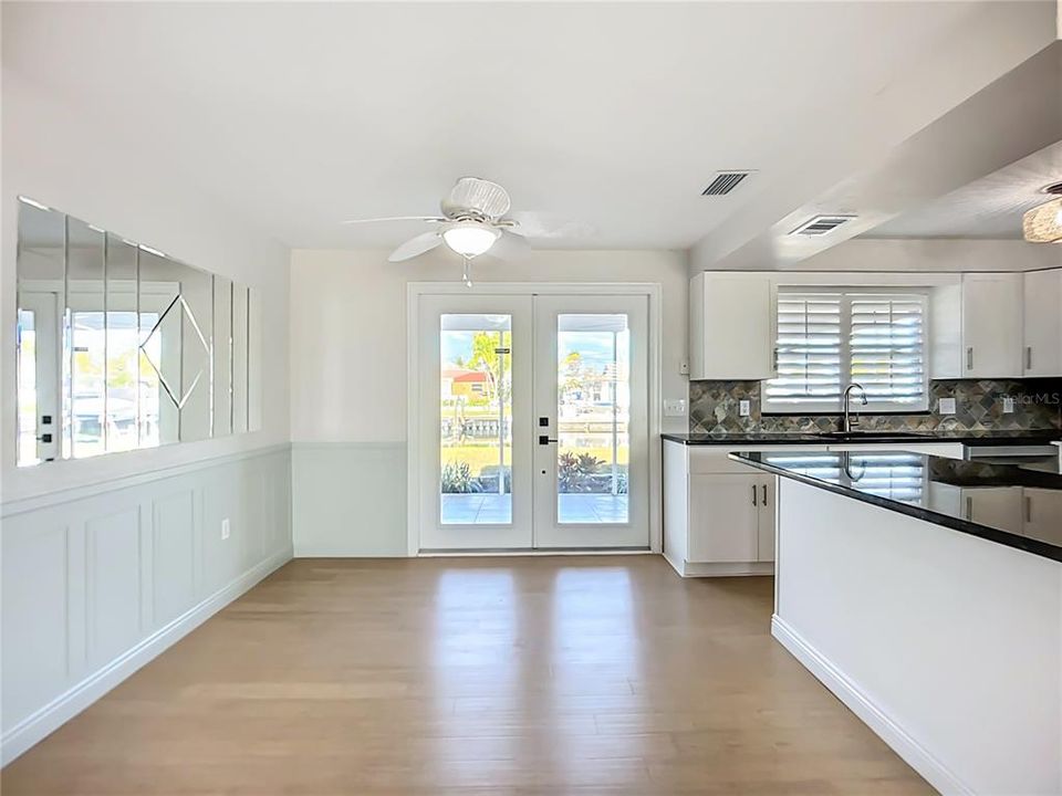 待售: $1,250,000 (2 贝兹, 1 浴室, 1196 平方英尺)