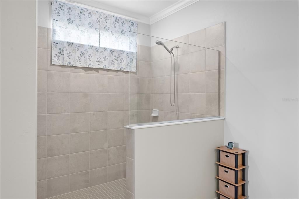 出租: $4,000 (3 贝兹, 3 浴室, 2201 平方英尺)