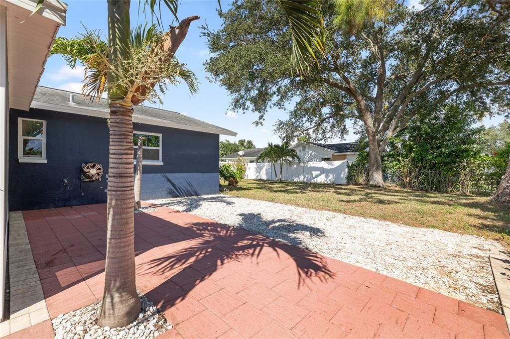 出租: $3,400 (3 贝兹, 2 浴室, 1373 平方英尺)