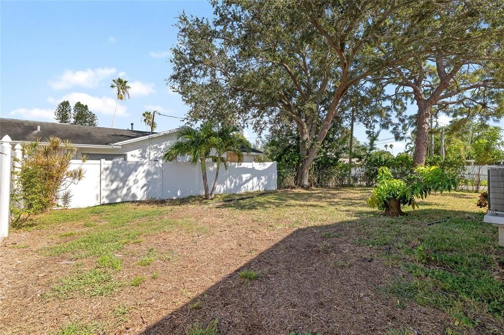 出租: $3,400 (3 贝兹, 2 浴室, 1373 平方英尺)