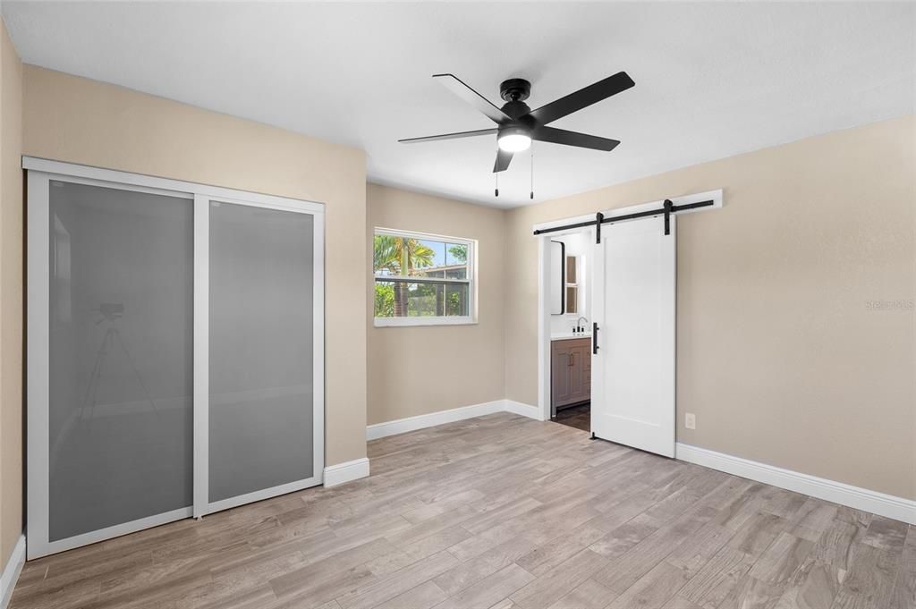 出租: $3,400 (3 贝兹, 2 浴室, 1373 平方英尺)