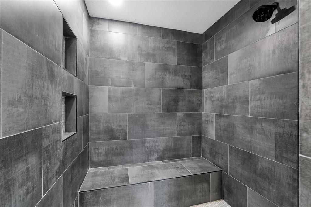 出租: $3,400 (3 贝兹, 2 浴室, 1373 平方英尺)