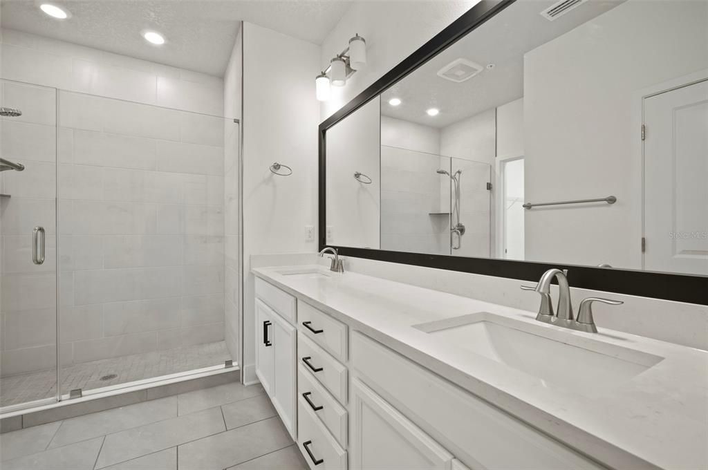 В аренду: $3,500 (3 спален, 3 ванн, 1941 Квадратных фут)