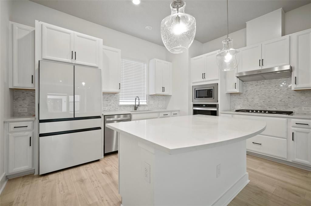 В аренду: $3,500 (3 спален, 3 ванн, 1941 Квадратных фут)