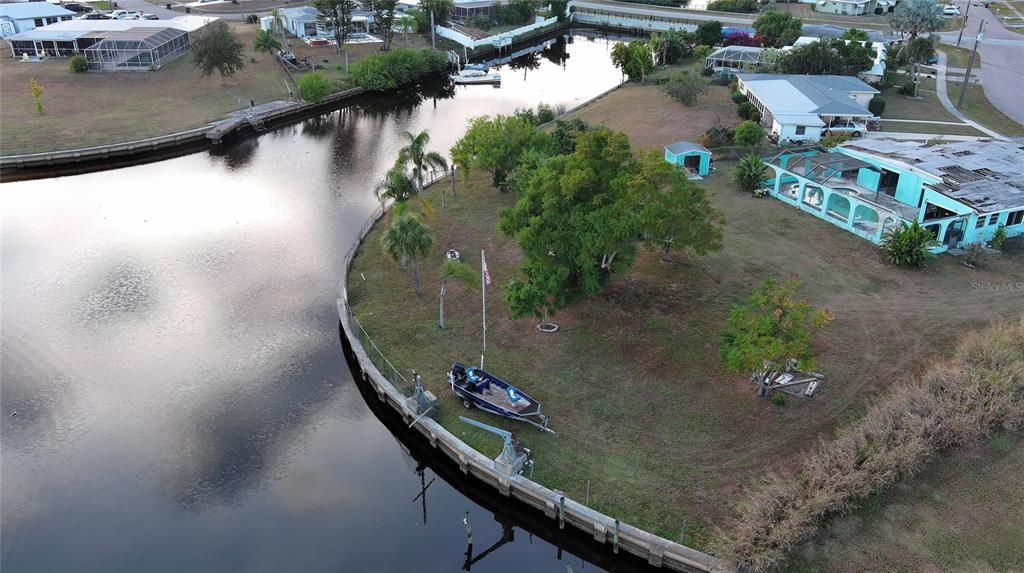 待售: $225,000 (0.57 acres)