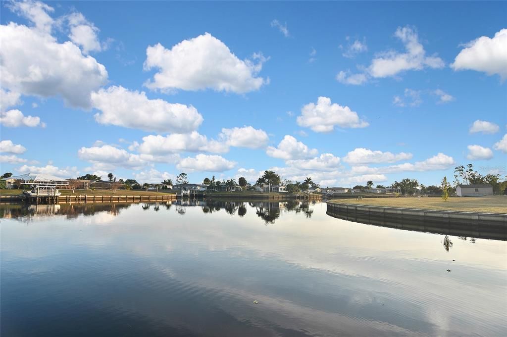 待售: $225,000 (0.57 acres)