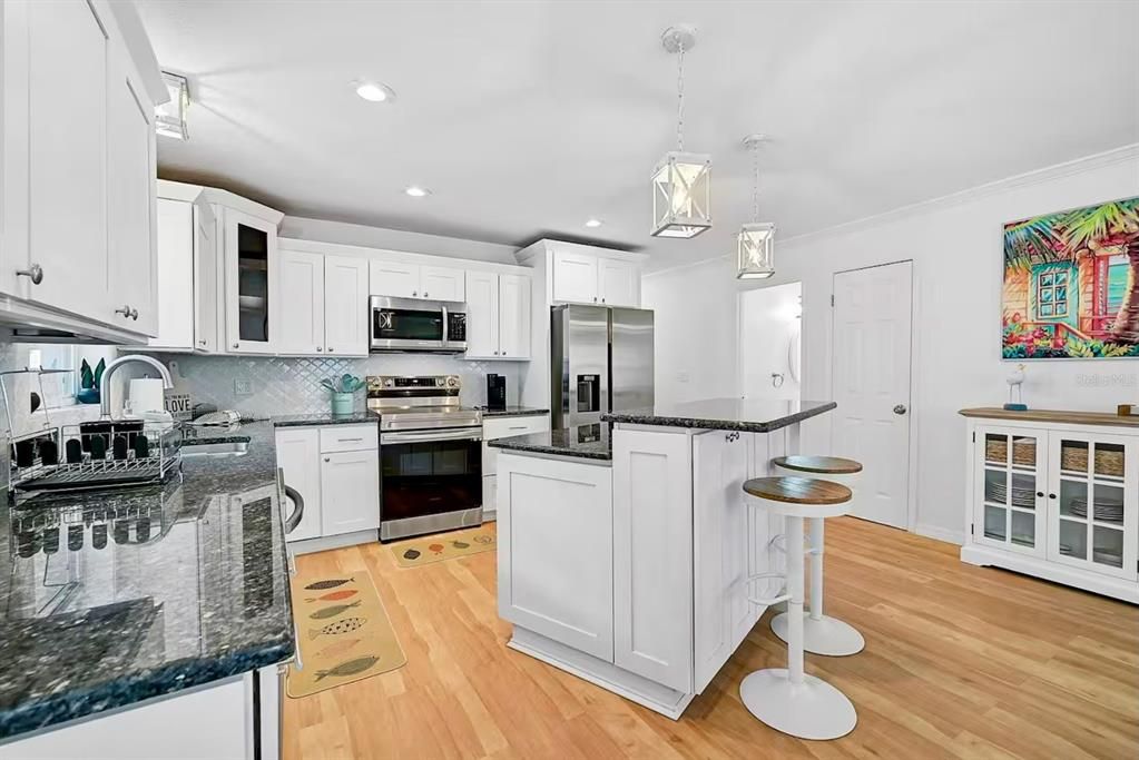 На продажу: $725,000 (3 спален, 3 ванн, 2062 Квадратных фут)