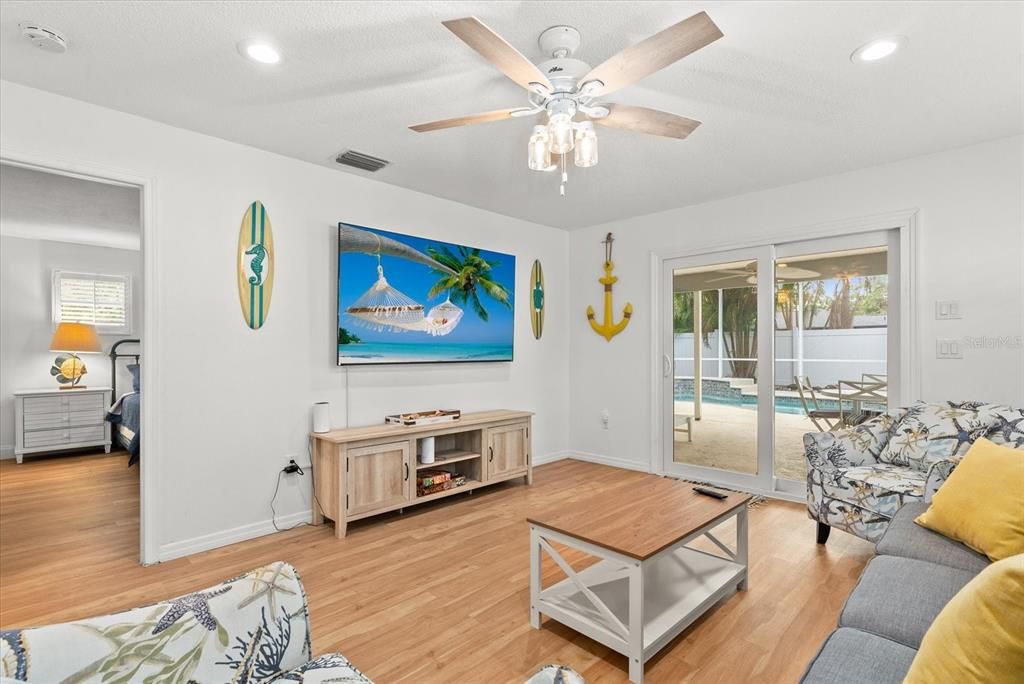 На продажу: $725,000 (3 спален, 3 ванн, 2062 Квадратных фут)