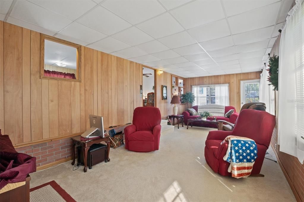 待售: $130,000 (2 贝兹, 1 浴室, 672 平方英尺)