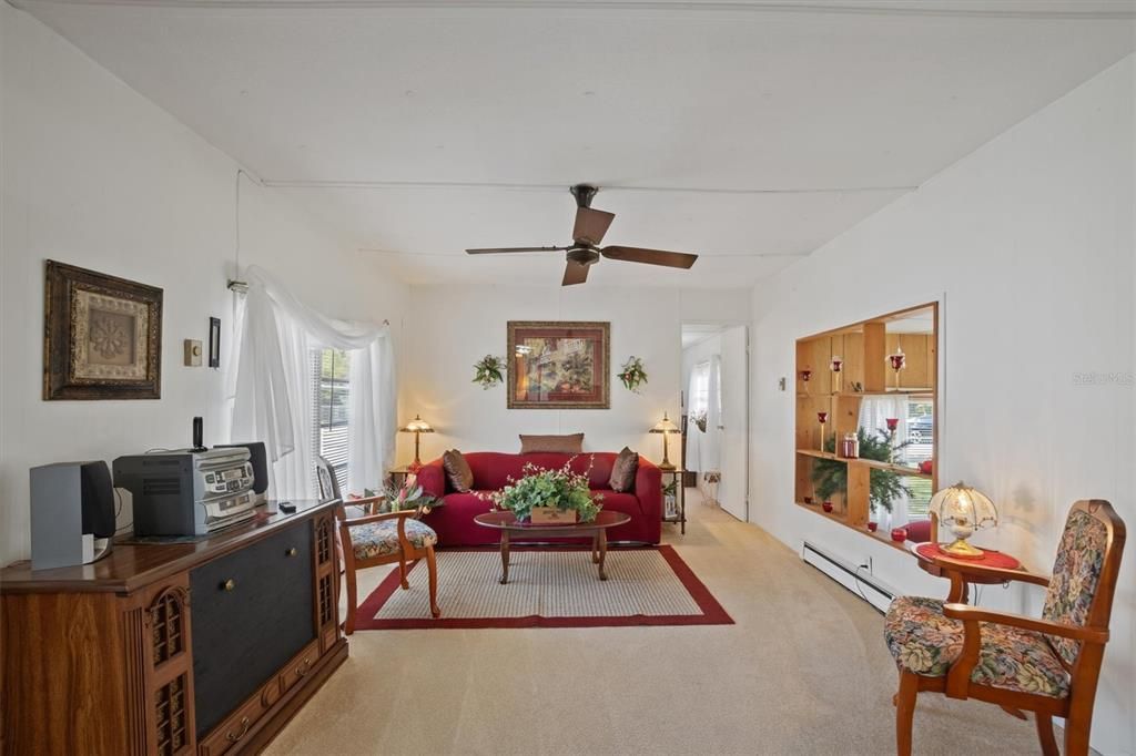 待售: $130,000 (2 贝兹, 1 浴室, 672 平方英尺)