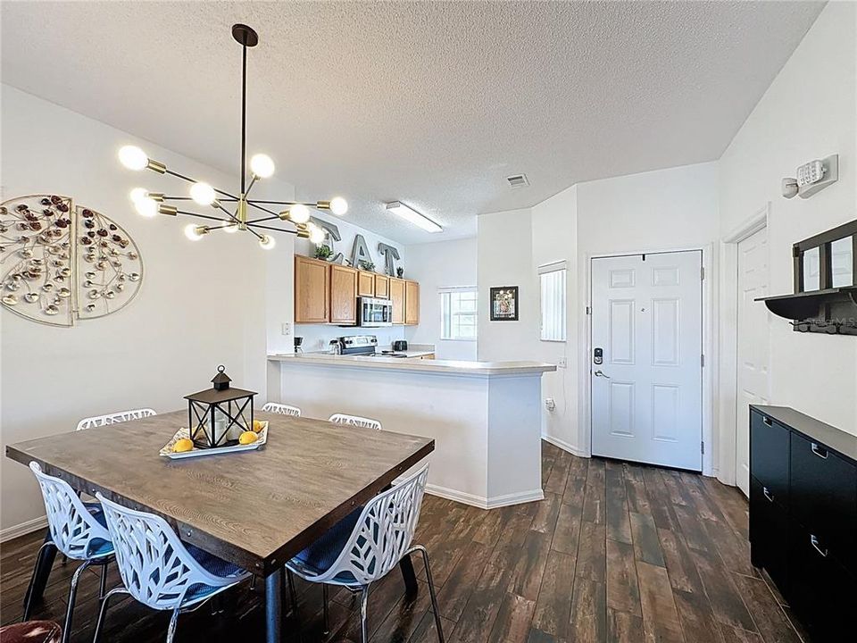 For Sale: $284,900 (3 beds, 2 baths, 1286 Square Feet)