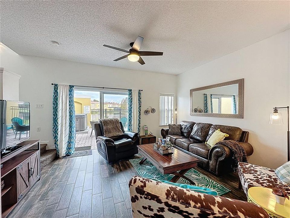 For Sale: $284,900 (3 beds, 2 baths, 1286 Square Feet)