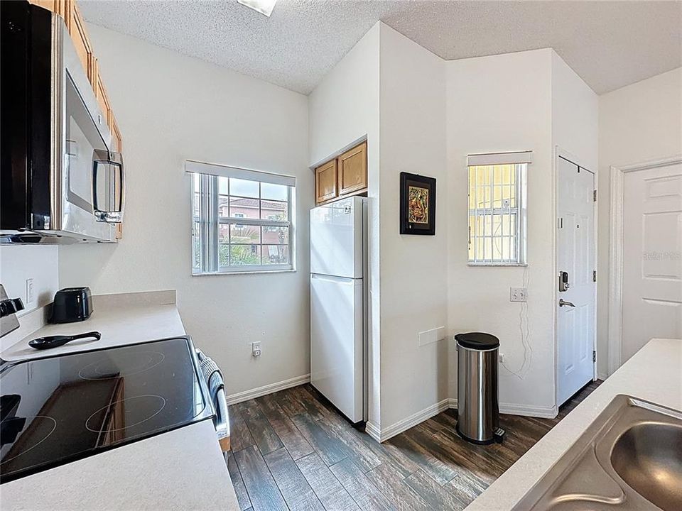 For Sale: $284,900 (3 beds, 2 baths, 1286 Square Feet)