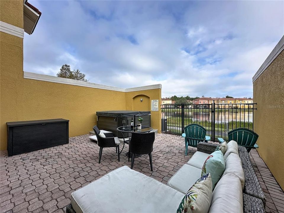 For Sale: $284,900 (3 beds, 2 baths, 1286 Square Feet)