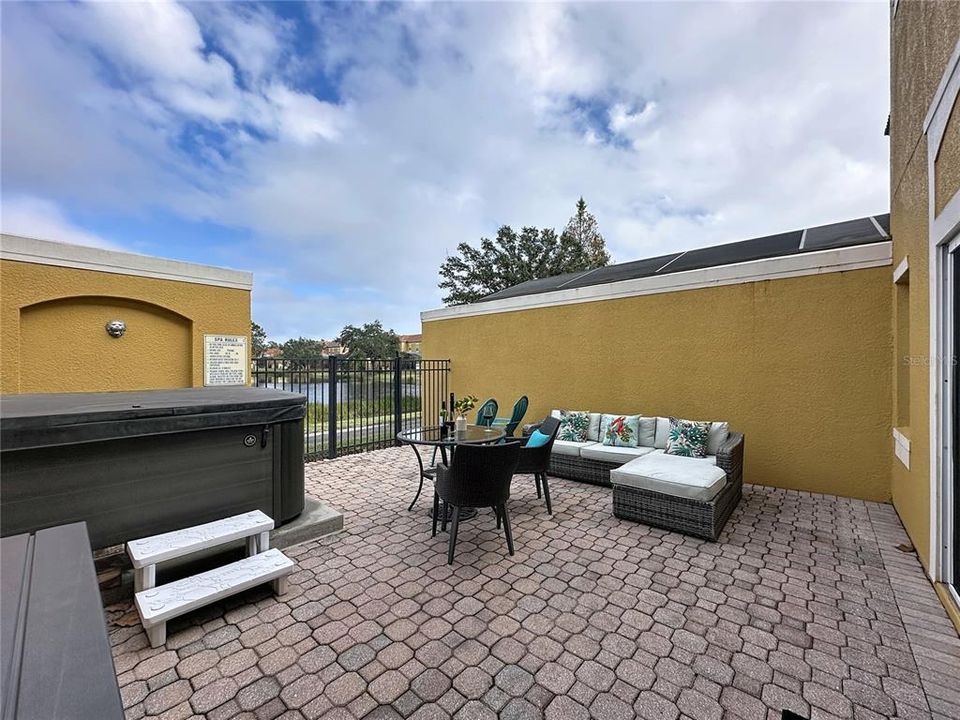 For Sale: $284,900 (3 beds, 2 baths, 1286 Square Feet)