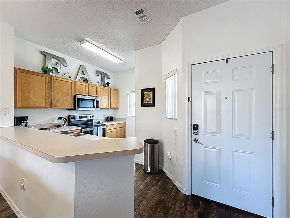 For Sale: $284,900 (3 beds, 2 baths, 1286 Square Feet)