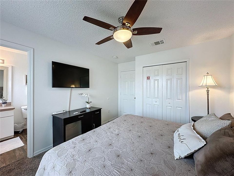 For Sale: $284,900 (3 beds, 2 baths, 1286 Square Feet)