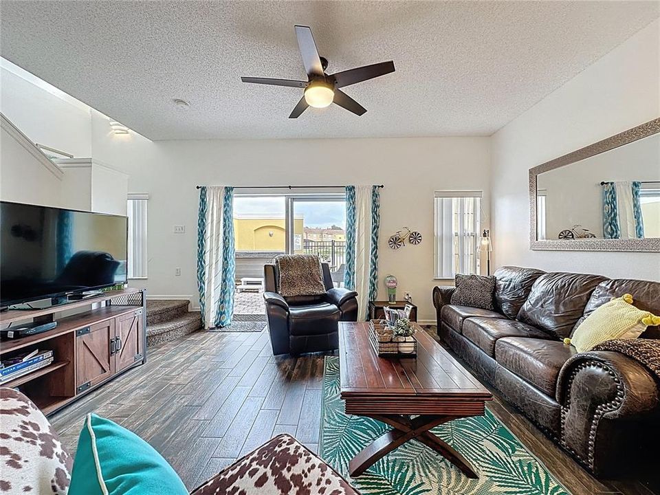 For Sale: $284,900 (3 beds, 2 baths, 1286 Square Feet)