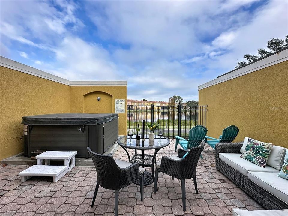 For Sale: $284,900 (3 beds, 2 baths, 1286 Square Feet)