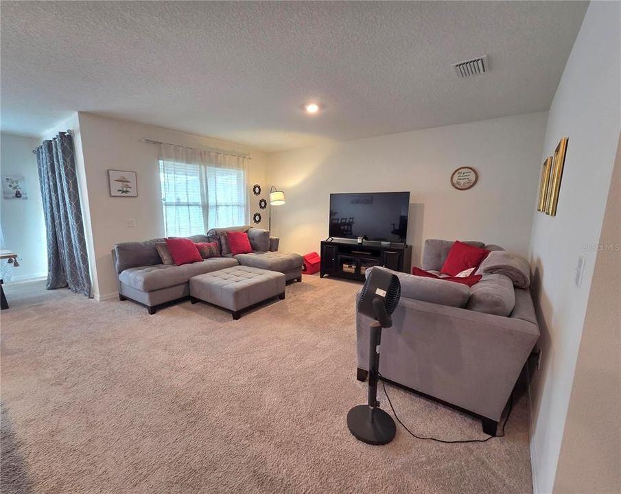 En Venta: $339,900 (3 camas, 2 baños, 1676 Pies cuadrados)