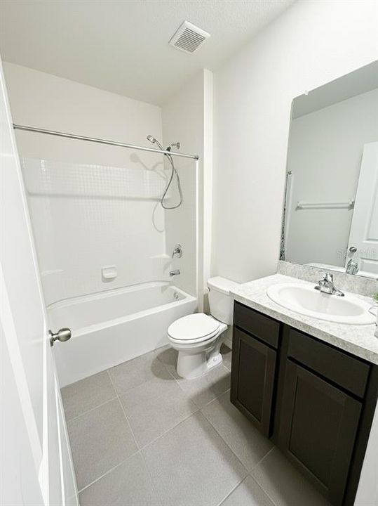 En Venta: $339,900 (3 camas, 2 baños, 1676 Pies cuadrados)