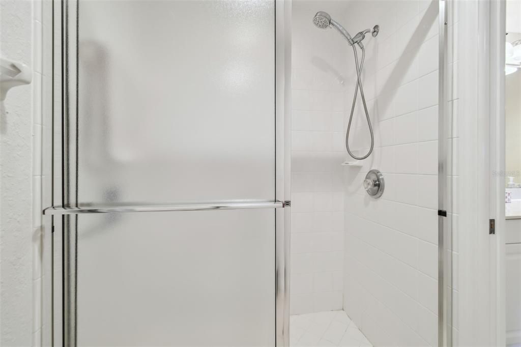 На продажу: $299,900 (2 спален, 2 ванн, 1352 Квадратных фут)