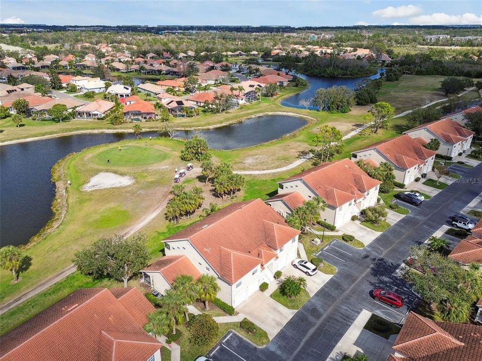 На продажу: $299,900 (2 спален, 2 ванн, 1352 Квадратных фут)