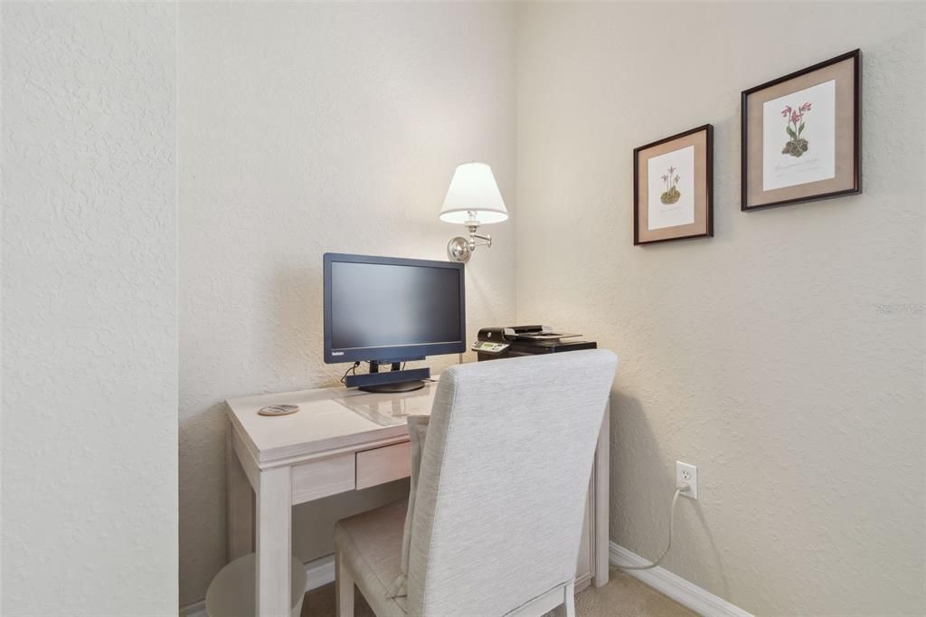 На продажу: $299,900 (2 спален, 2 ванн, 1352 Квадратных фут)