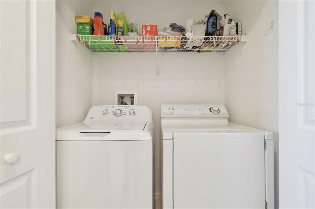 На продажу: $299,900 (2 спален, 2 ванн, 1352 Квадратных фут)