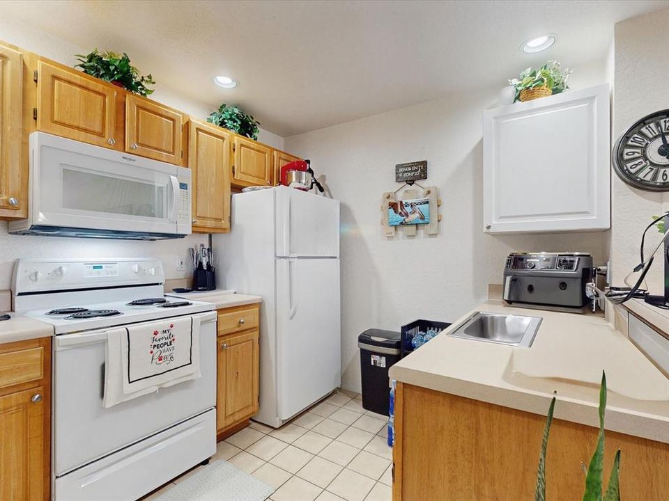 For Sale: $259,000 (3 beds, 2 baths, 1296 Square Feet)