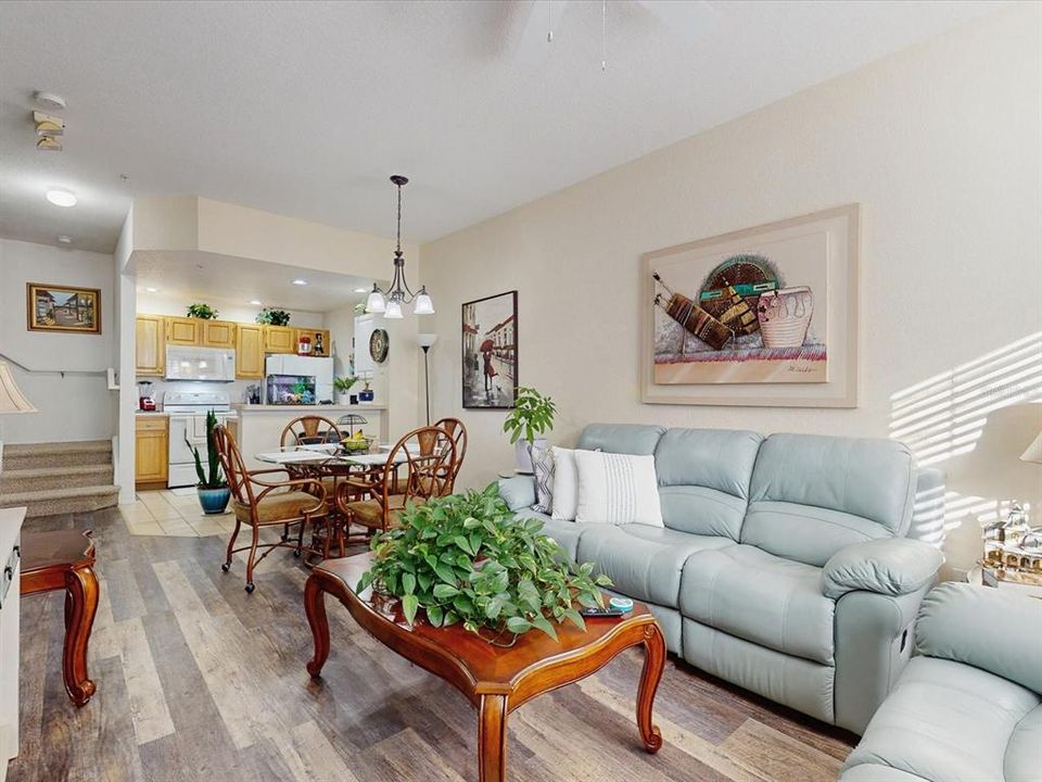 For Sale: $259,000 (3 beds, 2 baths, 1296 Square Feet)