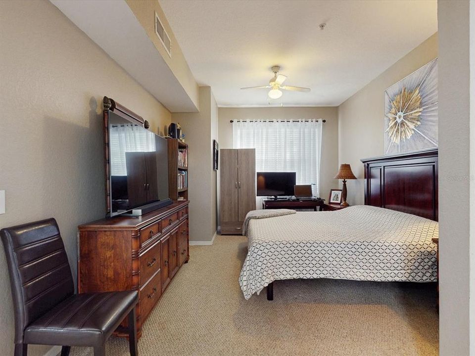 For Sale: $259,000 (3 beds, 2 baths, 1296 Square Feet)