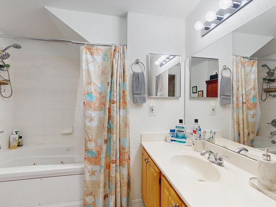 For Sale: $259,000 (3 beds, 2 baths, 1296 Square Feet)