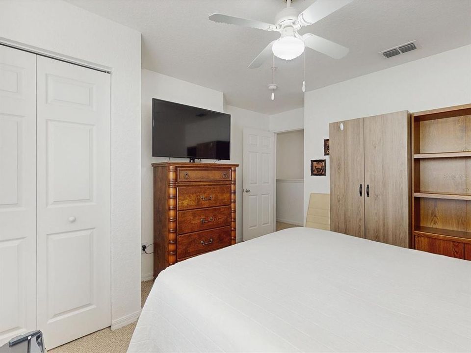 For Sale: $259,000 (3 beds, 2 baths, 1296 Square Feet)