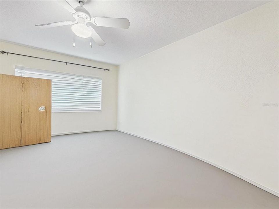 For Sale: $259,000 (3 beds, 2 baths, 1296 Square Feet)