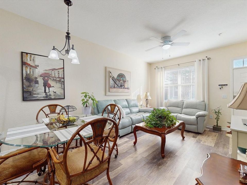 For Sale: $259,000 (3 beds, 2 baths, 1296 Square Feet)