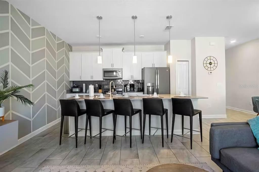 For Rent: $2,995 (4 beds, 3 baths, 1914 Square Feet)