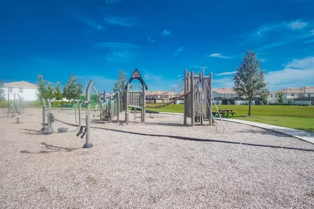 For Rent: $2,995 (4 beds, 3 baths, 1914 Square Feet)