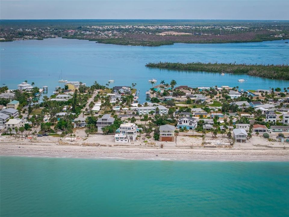 На продажу: $749,990 (3 спален, 2 ванн, 2364 Квадратных фут)