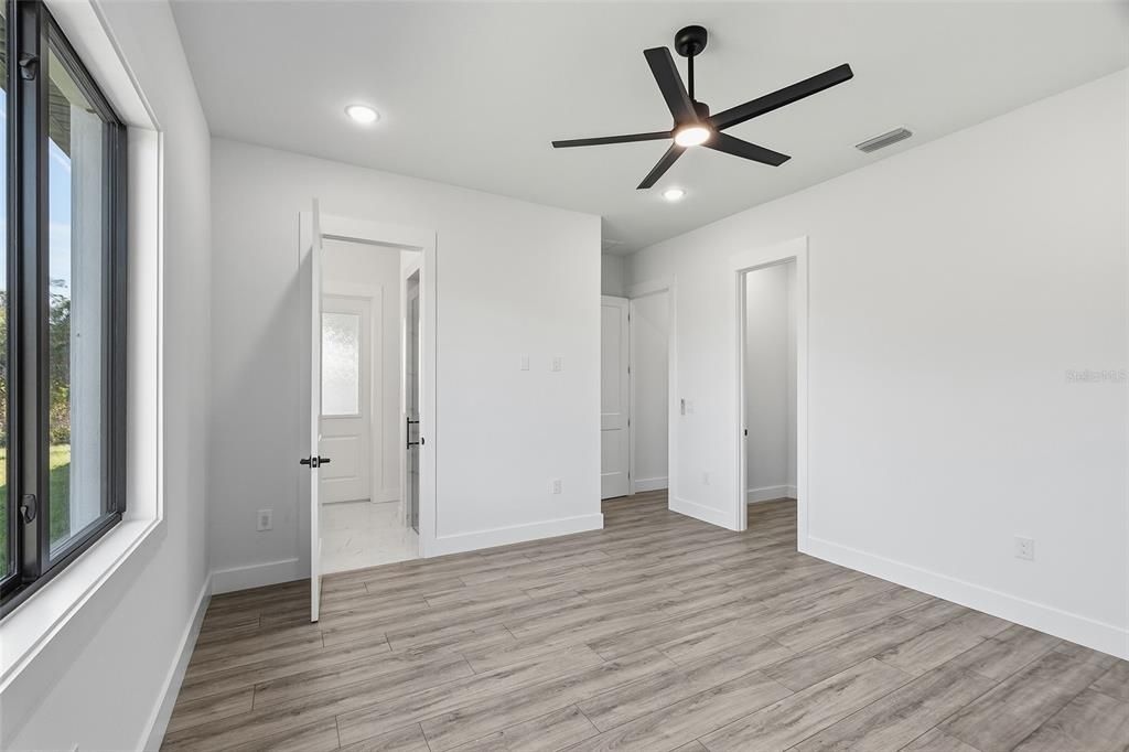 На продажу: $749,990 (3 спален, 2 ванн, 2364 Квадратных фут)