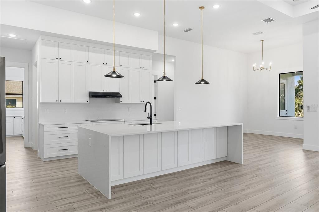 На продажу: $749,990 (3 спален, 2 ванн, 2364 Квадратных фут)