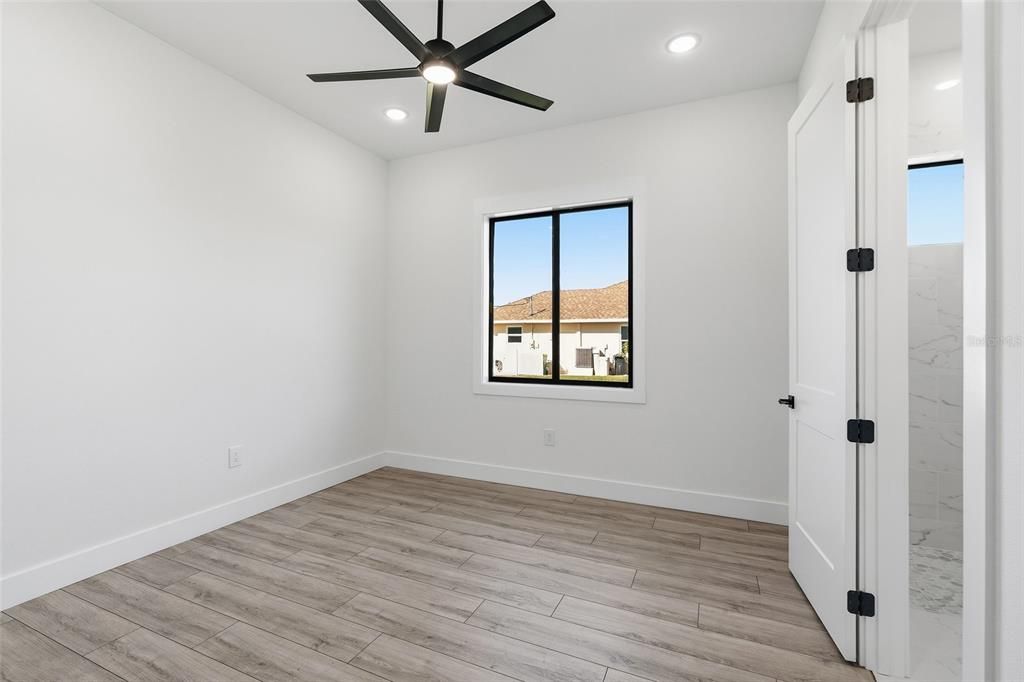 На продажу: $749,990 (3 спален, 2 ванн, 2364 Квадратных фут)