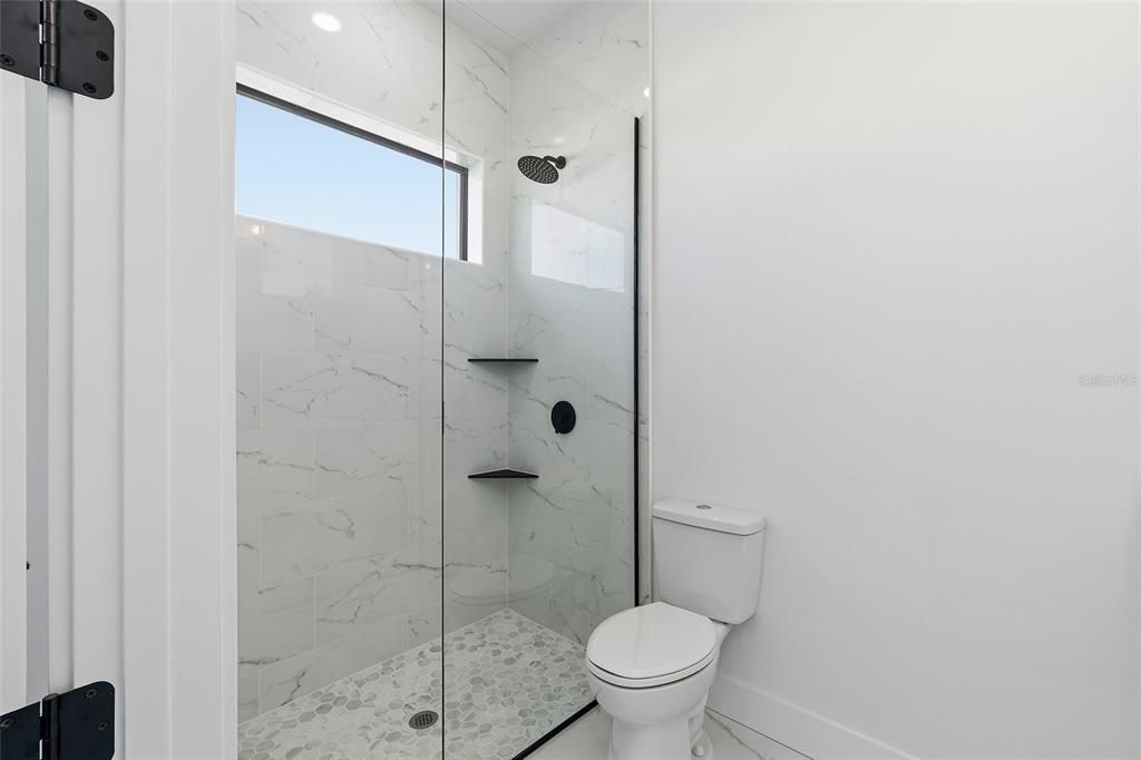 На продажу: $749,990 (3 спален, 2 ванн, 2364 Квадратных фут)