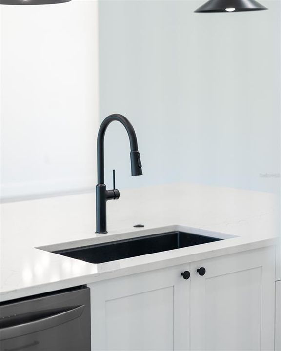 На продажу: $749,990 (3 спален, 2 ванн, 2364 Квадратных фут)