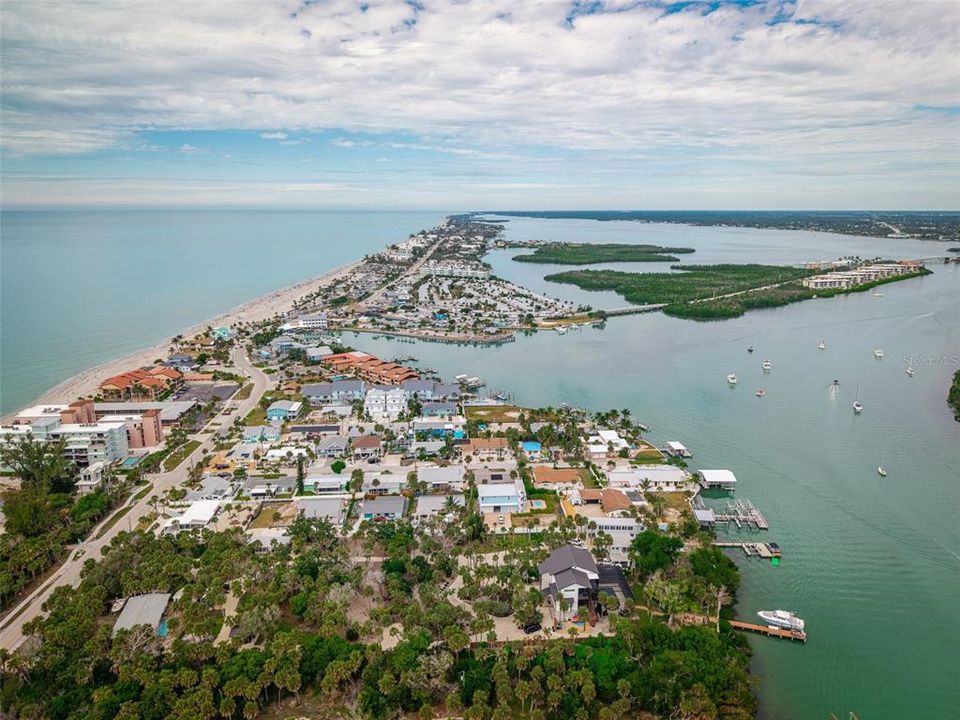 На продажу: $749,990 (3 спален, 2 ванн, 2364 Квадратных фут)