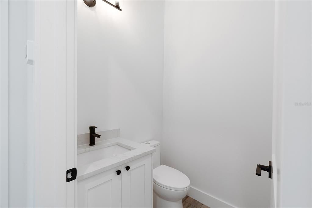 На продажу: $749,990 (3 спален, 2 ванн, 2364 Квадратных фут)