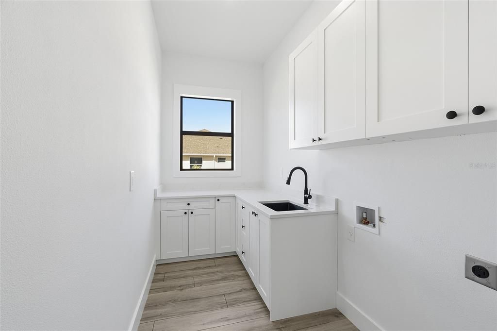 На продажу: $749,990 (3 спален, 2 ванн, 2364 Квадратных фут)