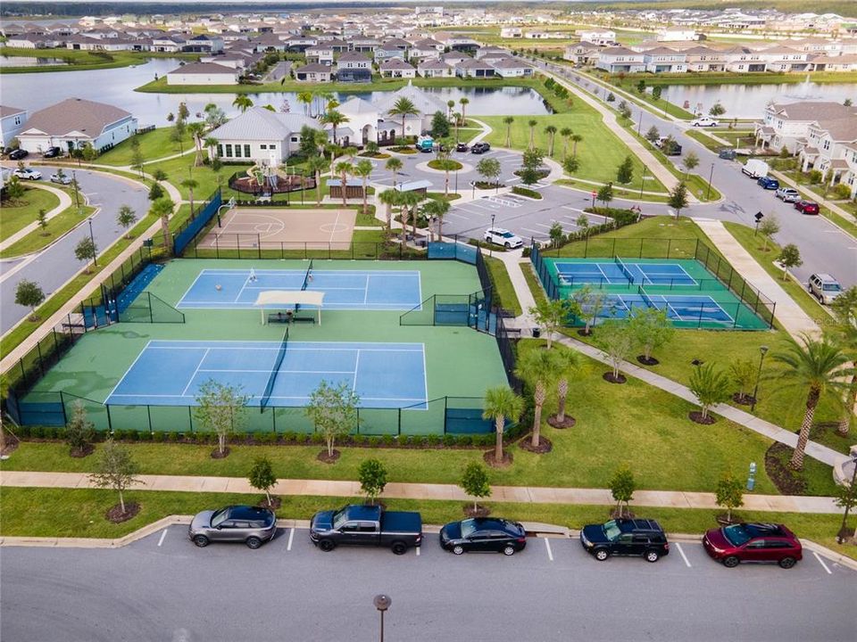 For Sale: $699,999 (3 beds, 2 baths, 2627 Square Feet)